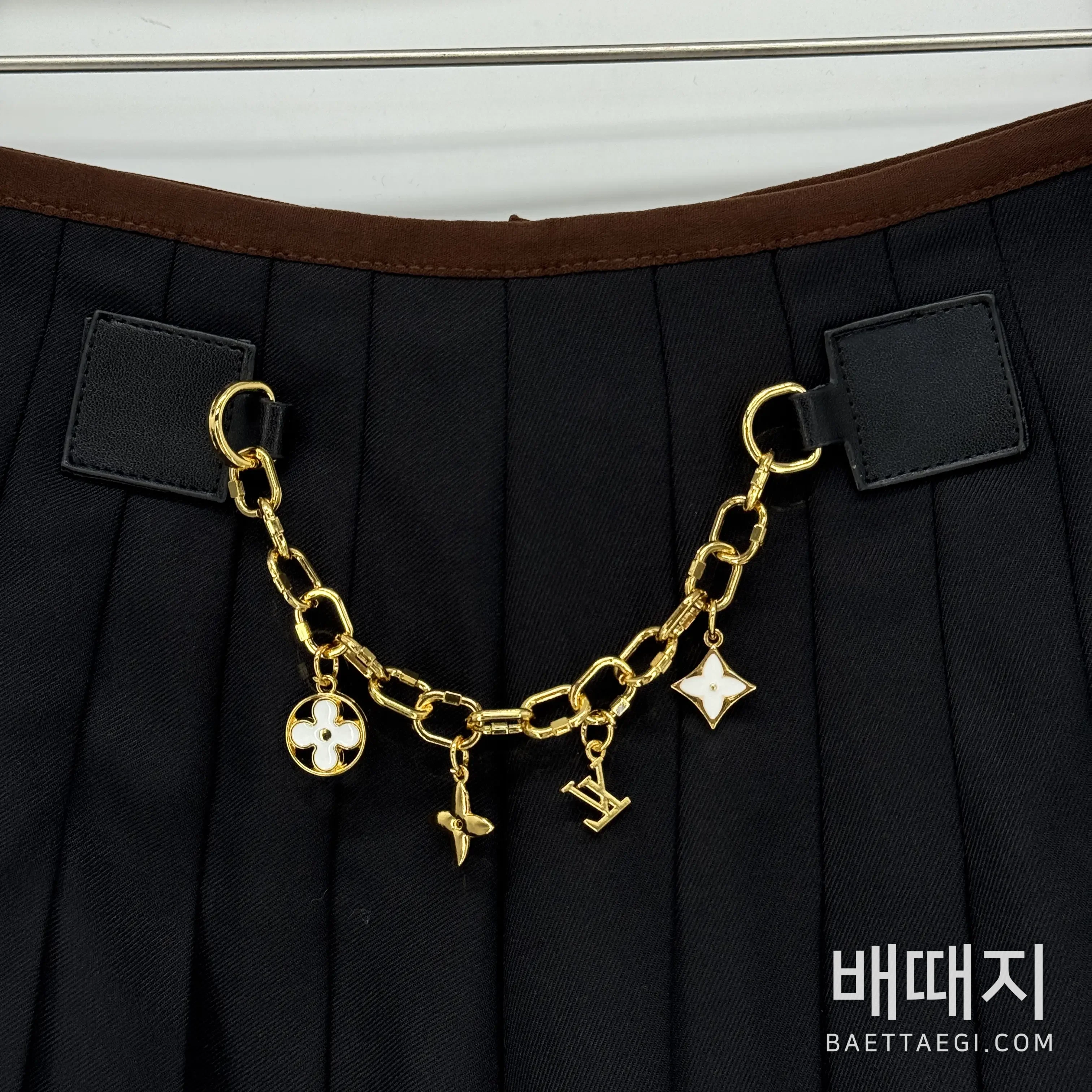 루이비통 플리츠 미디 스커트 검수사진 3