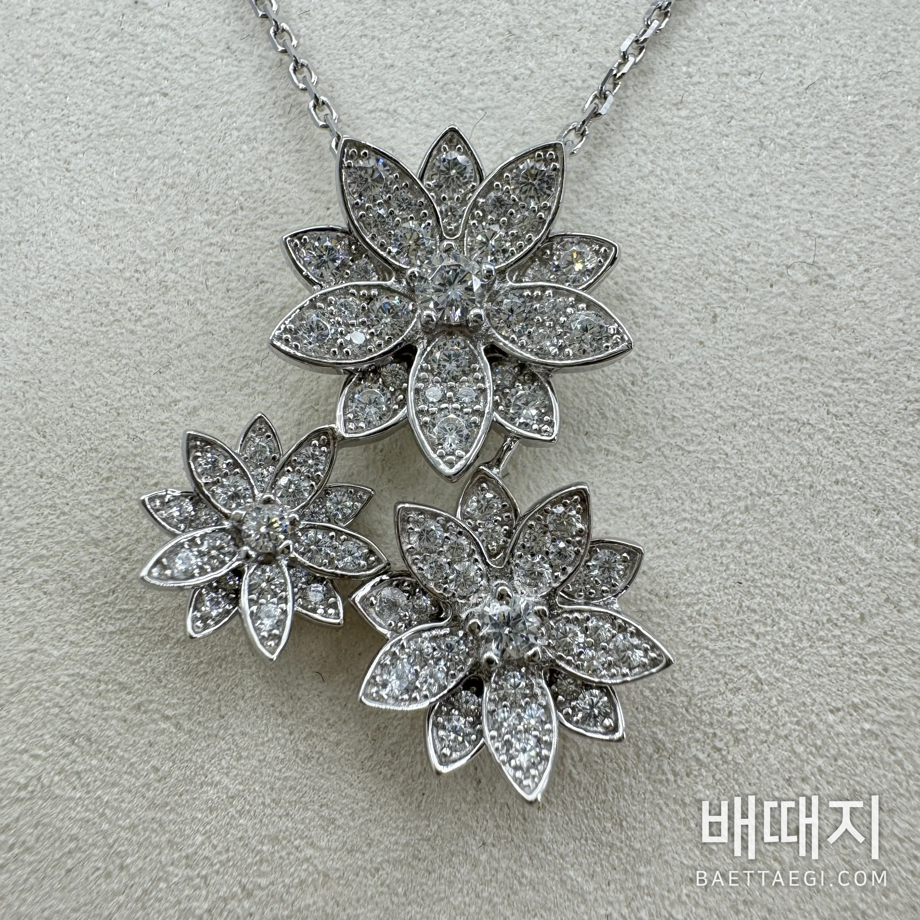 반클리프앤아펠 로터스 장식 목걸이 63861 검수사진 3