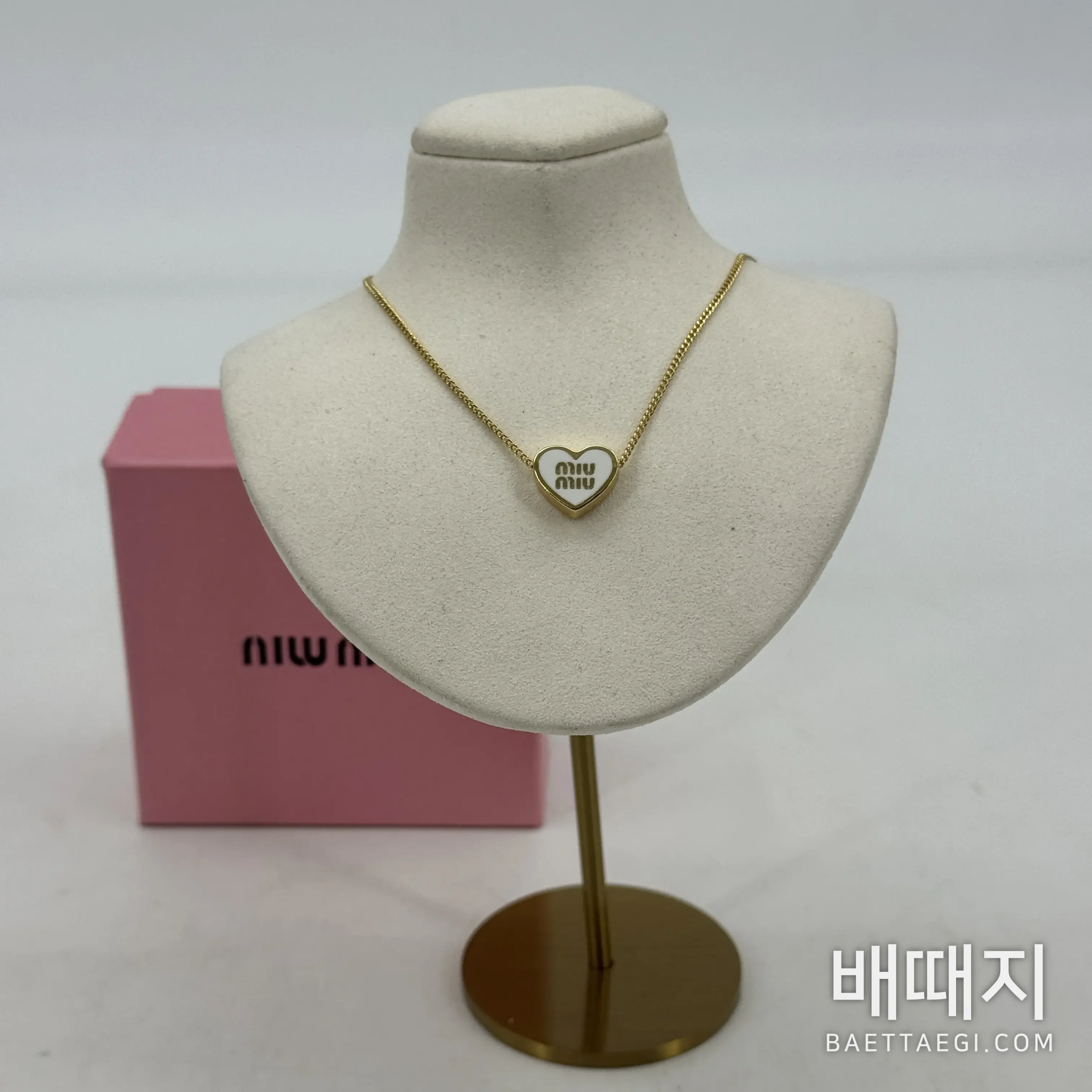 미우미우 화이트 에나멜 하트 목걸이 135641 검수사진 2