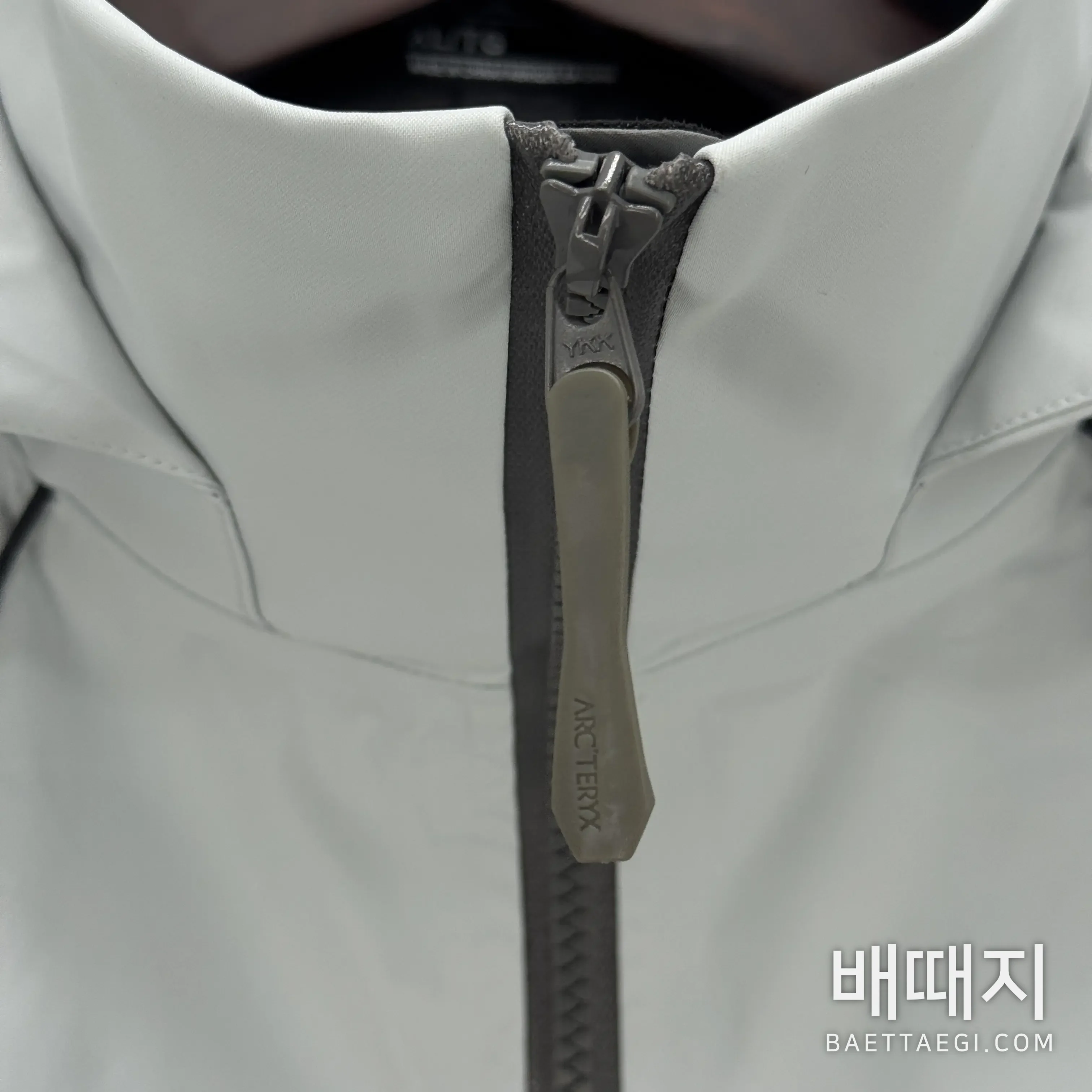 아크테릭스 [TZ] 베타 AR 자켓 보이드 그레이 200173 Arc'teryx Beta AR Jacket AR2026 검수사진 2