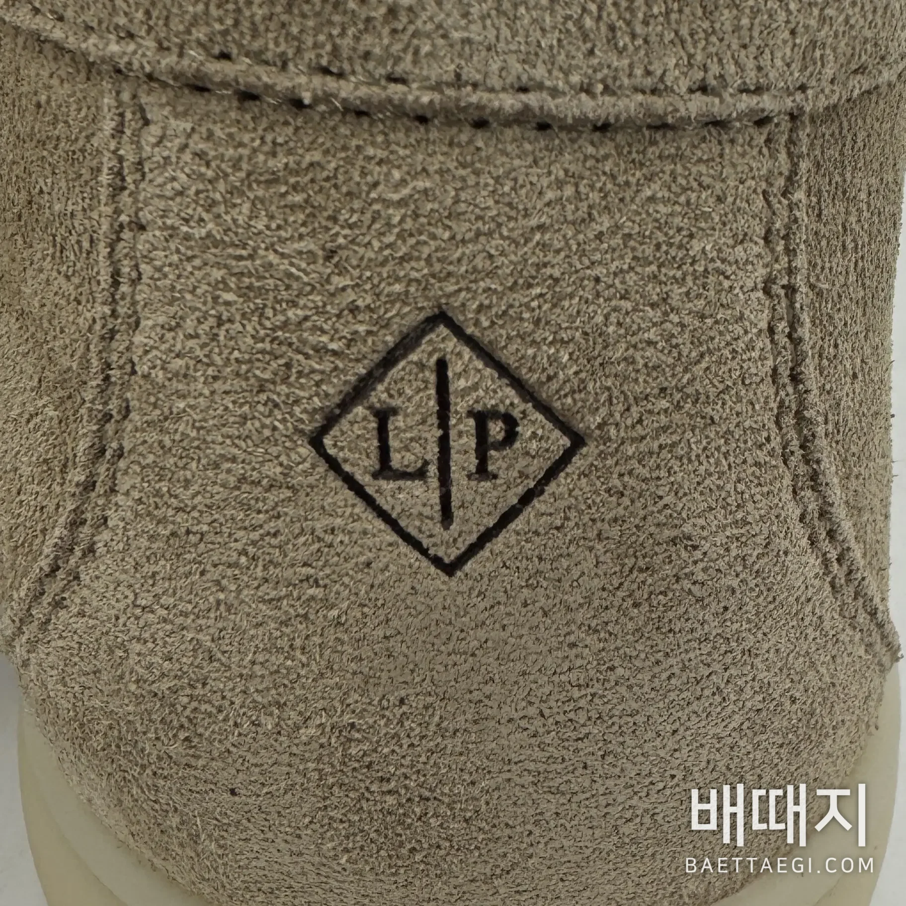 로로피아나 발수 가공 카프 스킨 화이트 로퍼 94092 검수사진 4