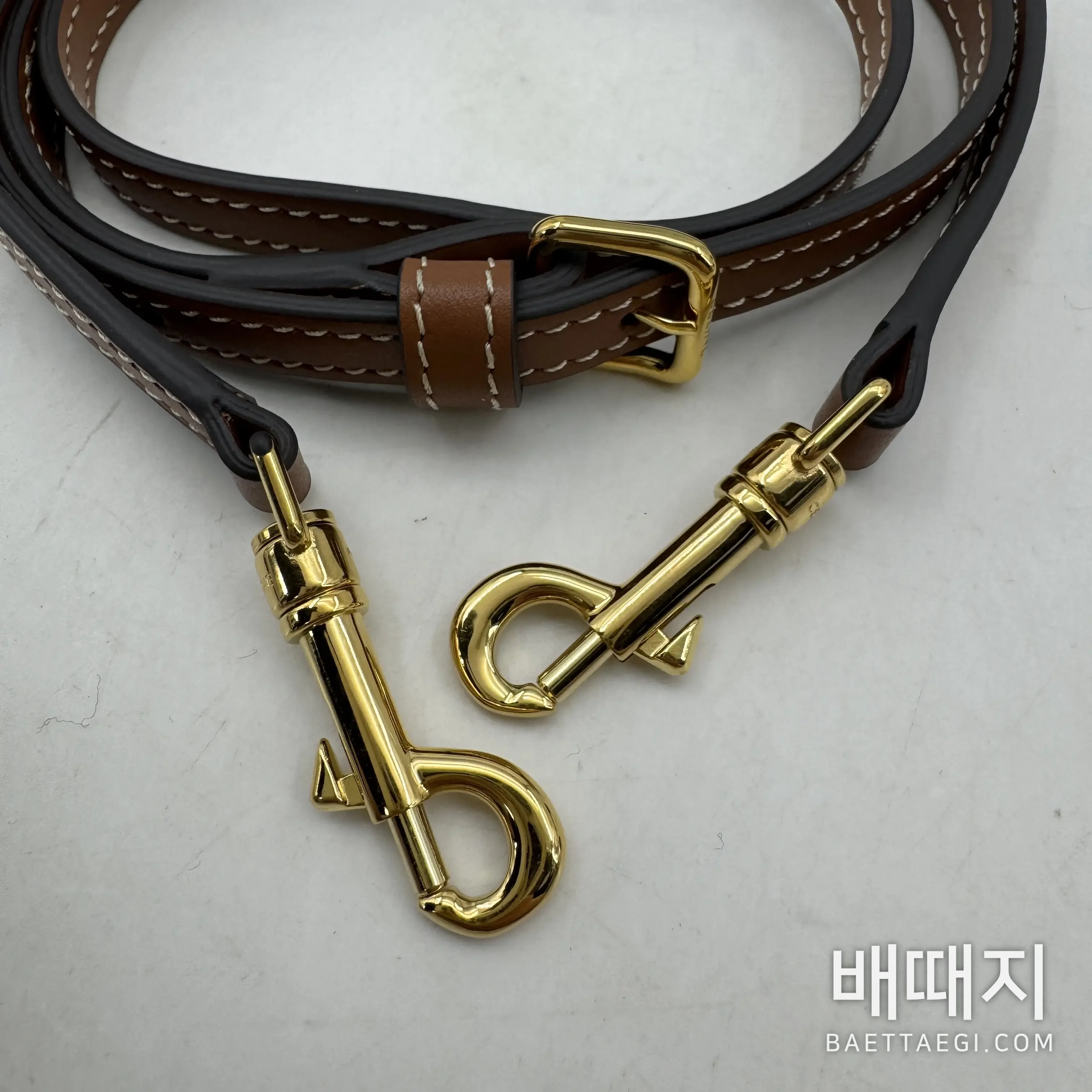 셀린느 모노그램 반달 하프문 가방 10K642 검수사진 8