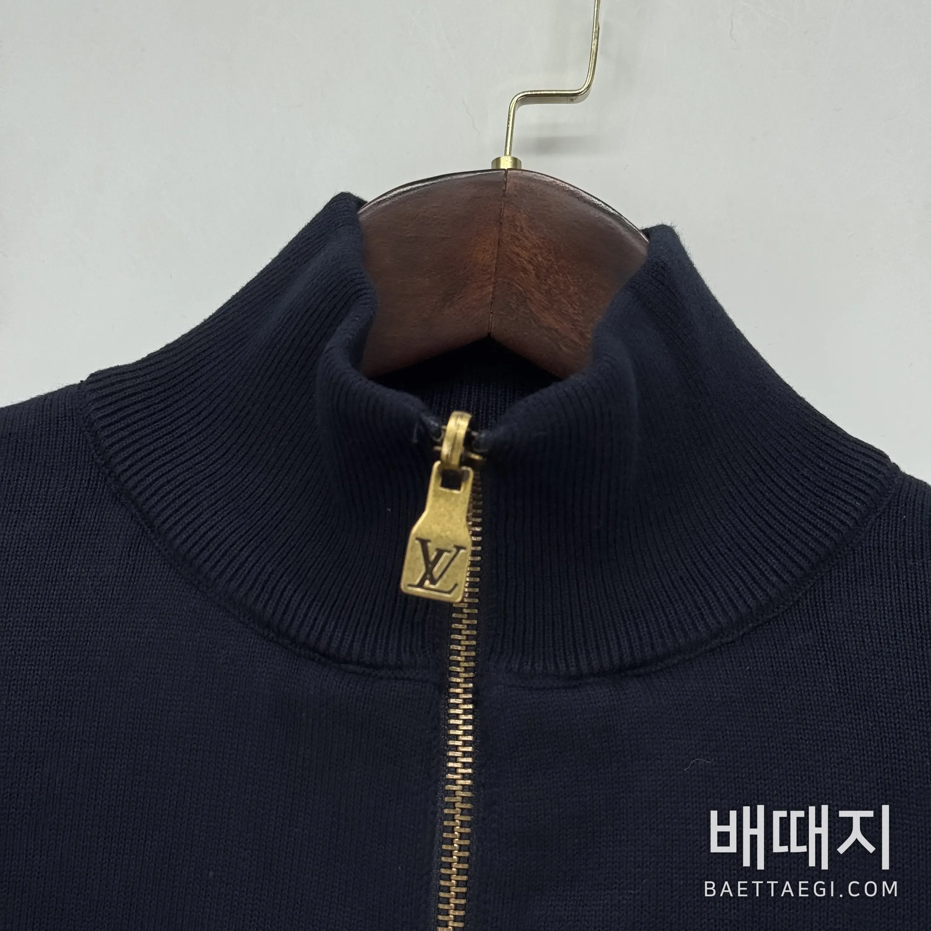 루이비통 나일론 혼방 지퍼 터틀넥 자켓 113912 검수사진 2