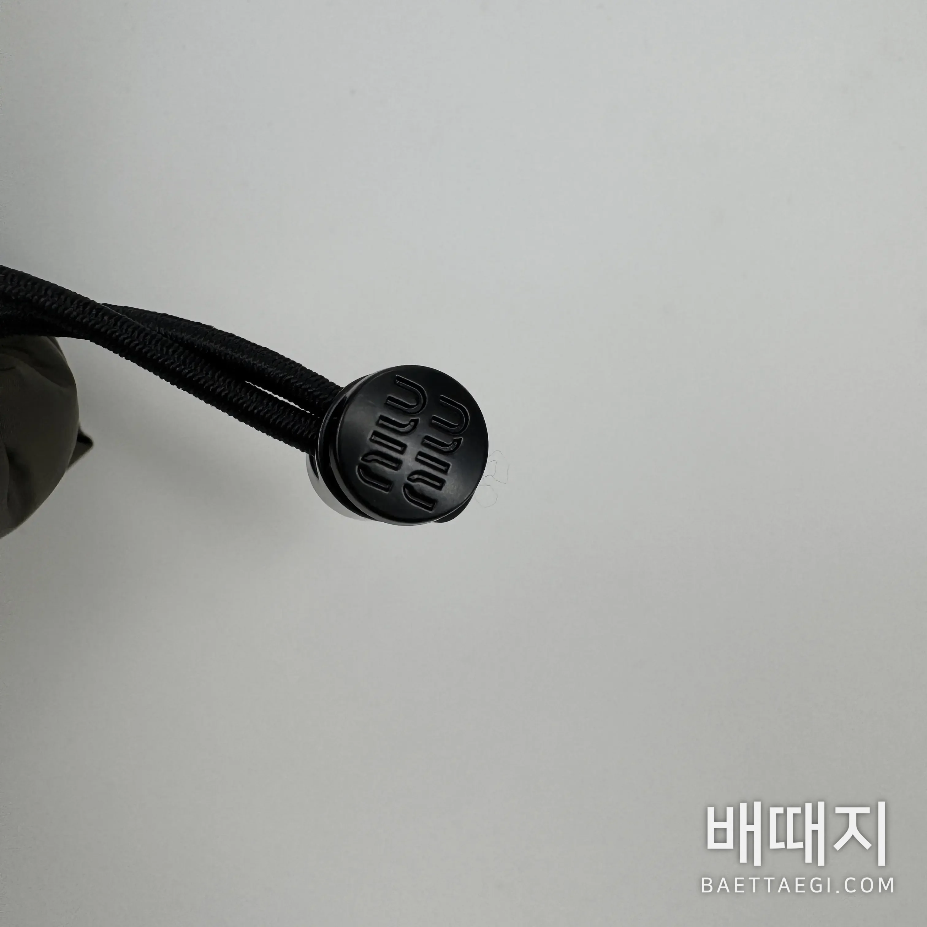 미우미우 로고 레터 다운 조끼 179702 검수사진 8