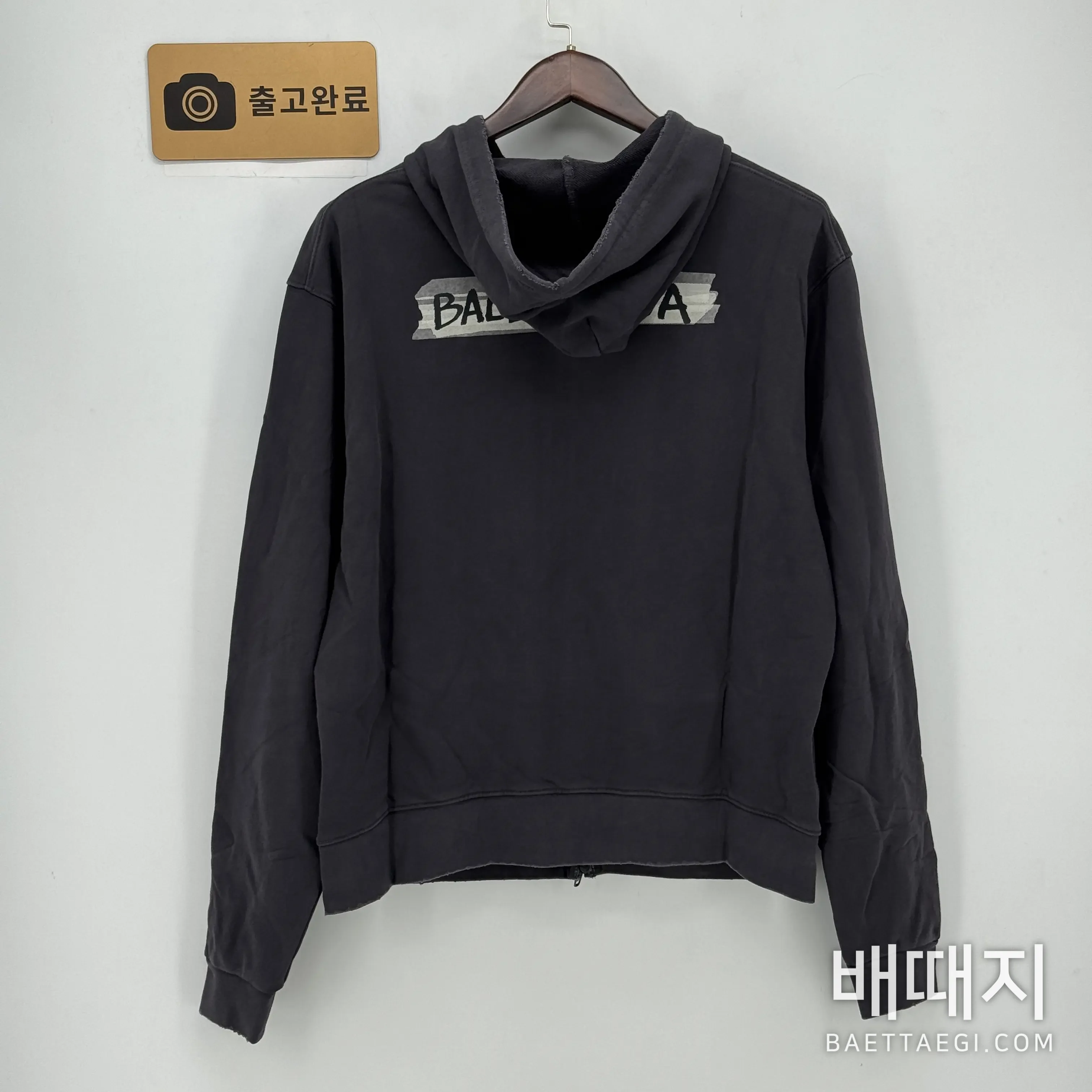 발렌시아가 테이프 로고 데미지 가공 여성 자켓 142683 검수사진 5