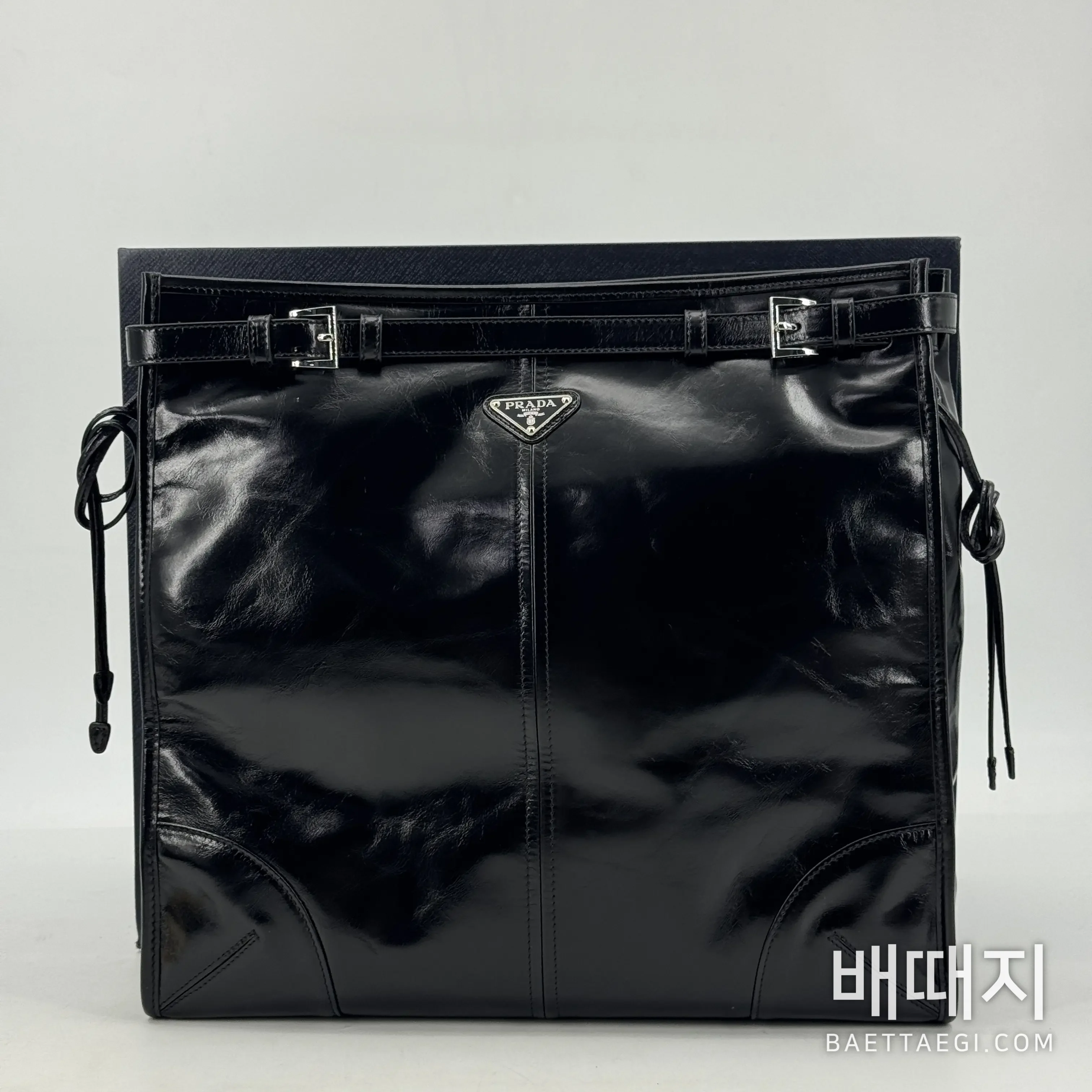 프라다 왁스 가공 카프스킨 보니 핸드백 2VH215 검수사진 2