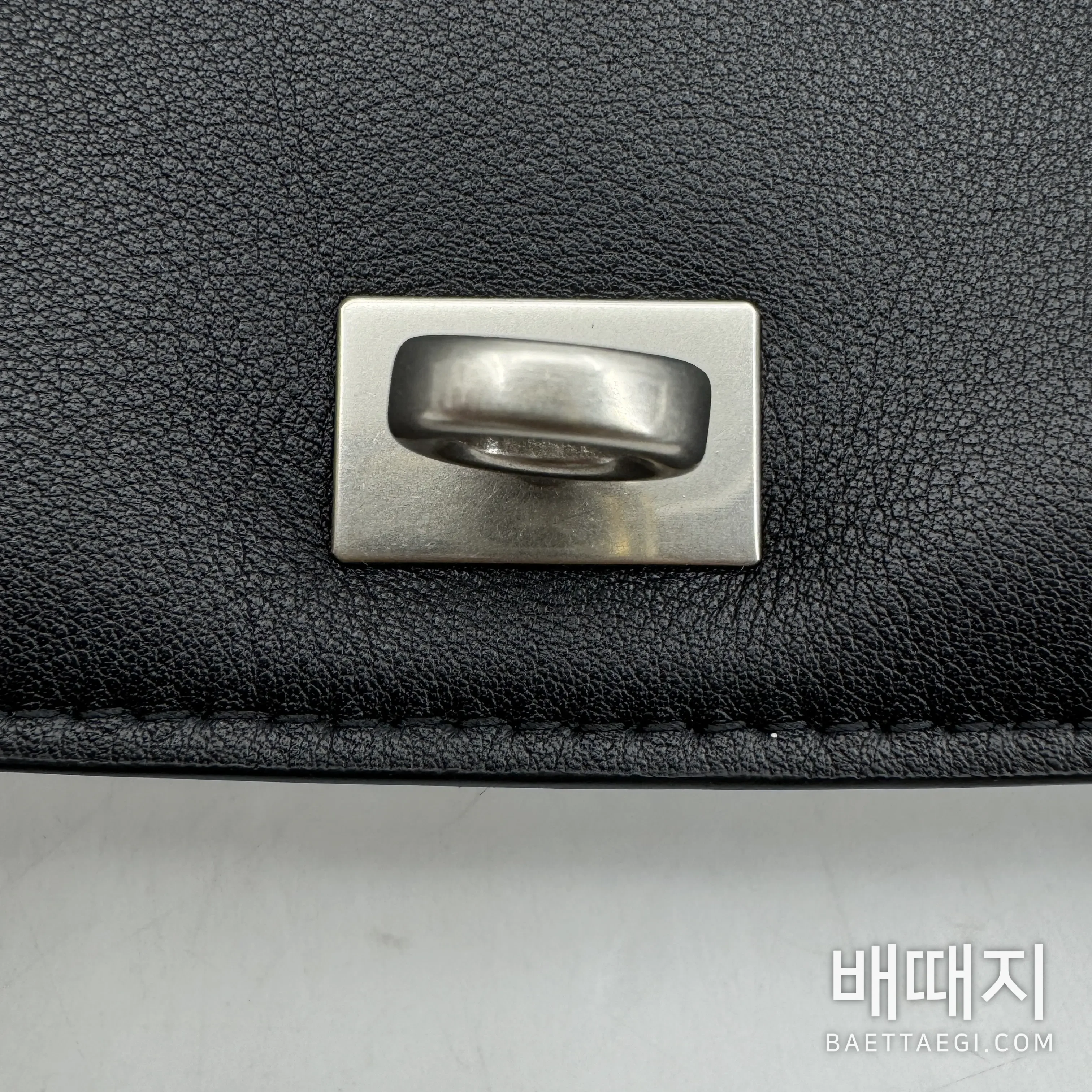 발렌시아가 중간 사이즈 검정 핸드백 78972 검수사진 13