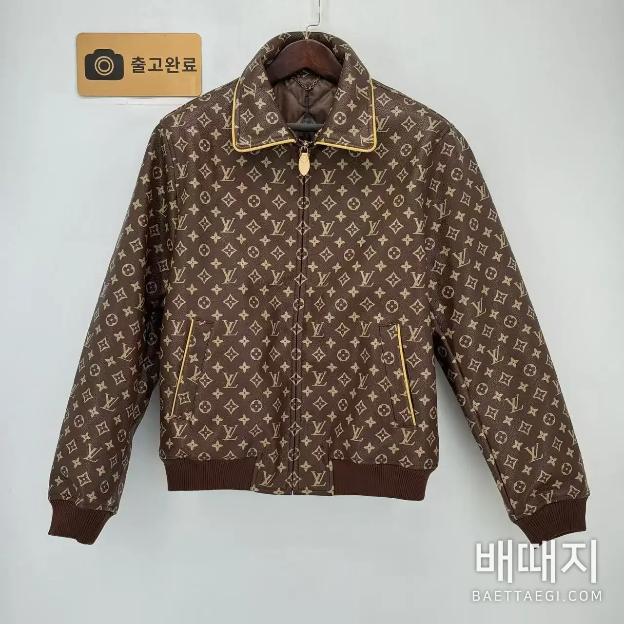 루이비통 모노그램 가죽 야구 자켓 182074 검수사진 1