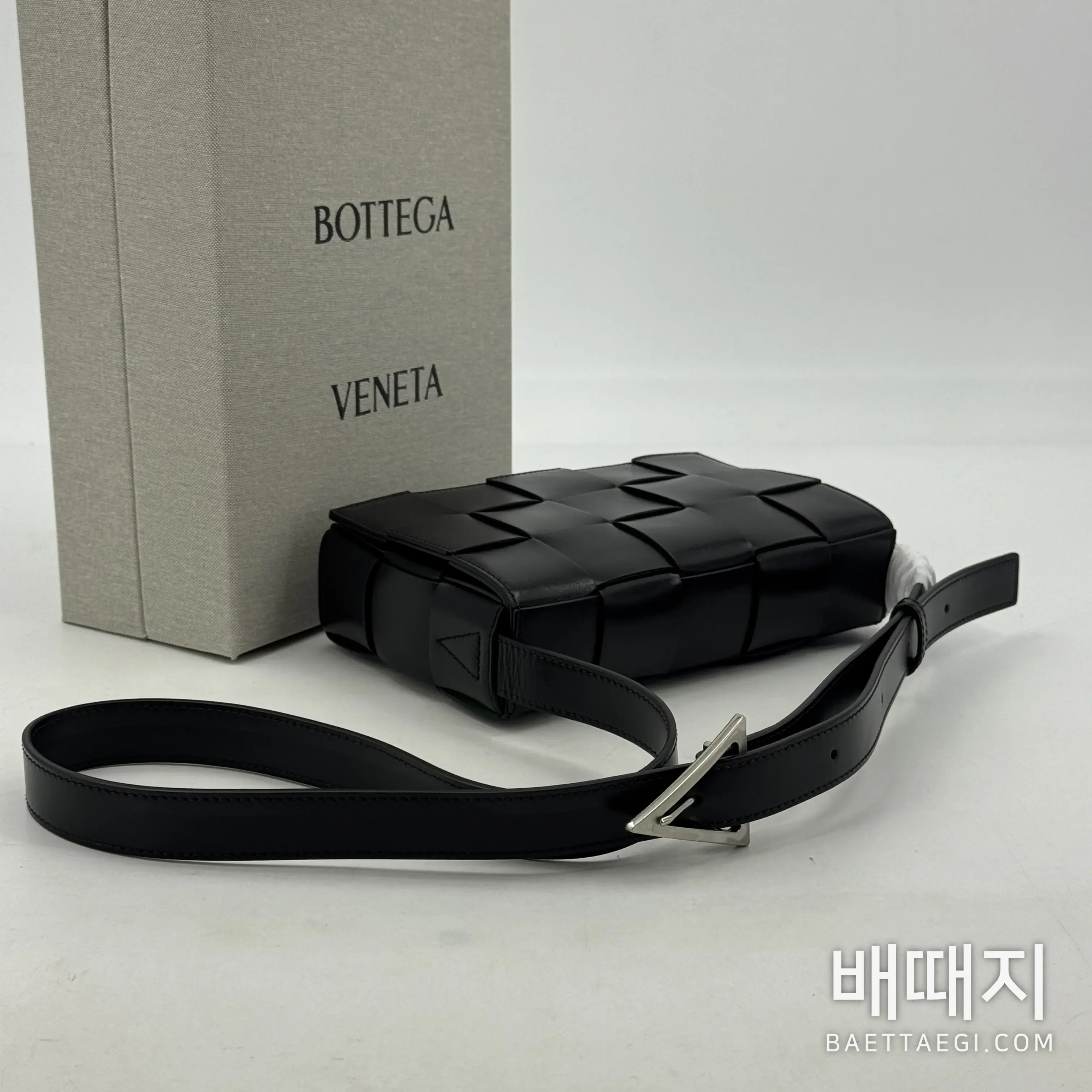 보테가베네타 스몰 카세트백 708768 154886 검수사진 2