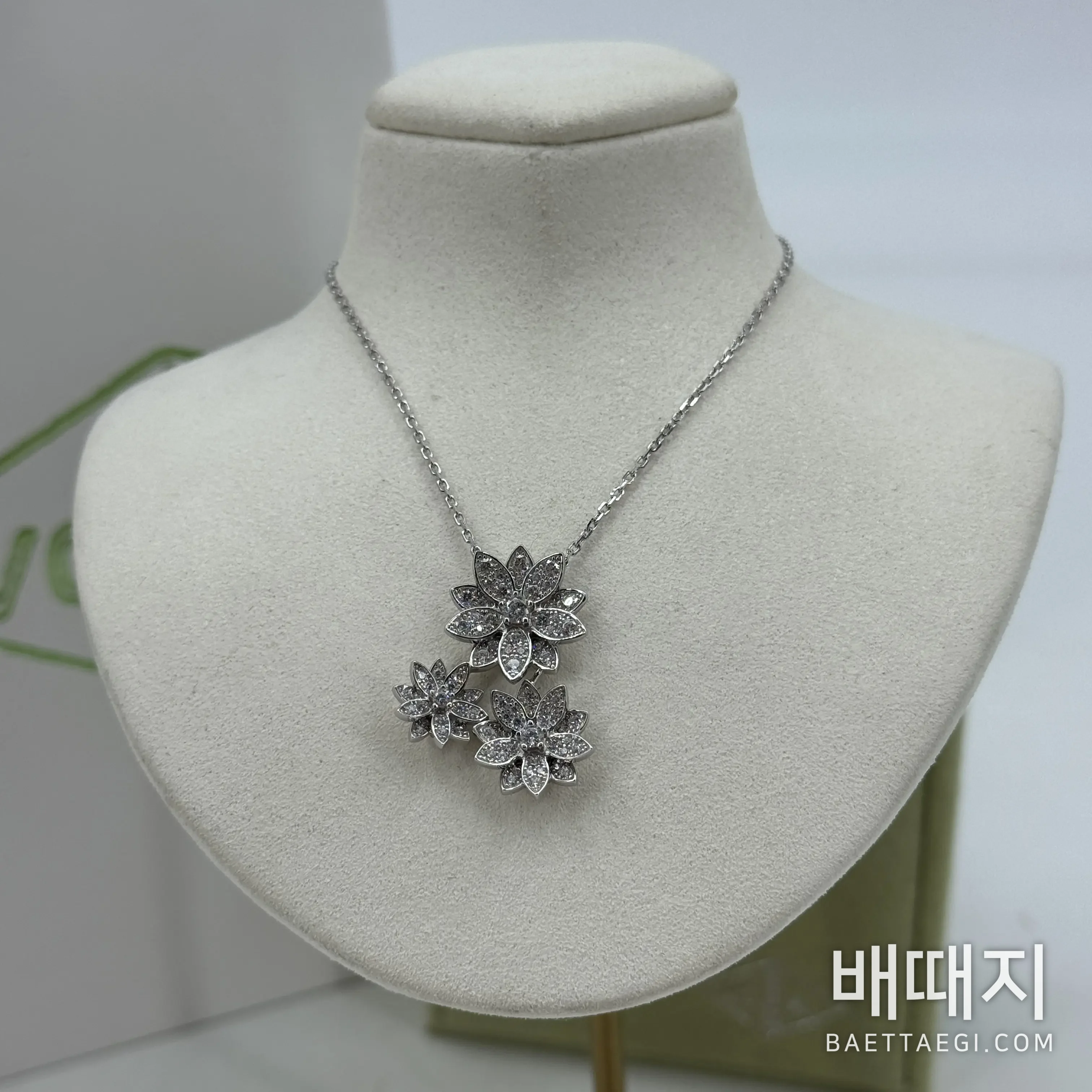 반클리프앤아펠 로터스 장식 목걸이 63861 검수사진 2