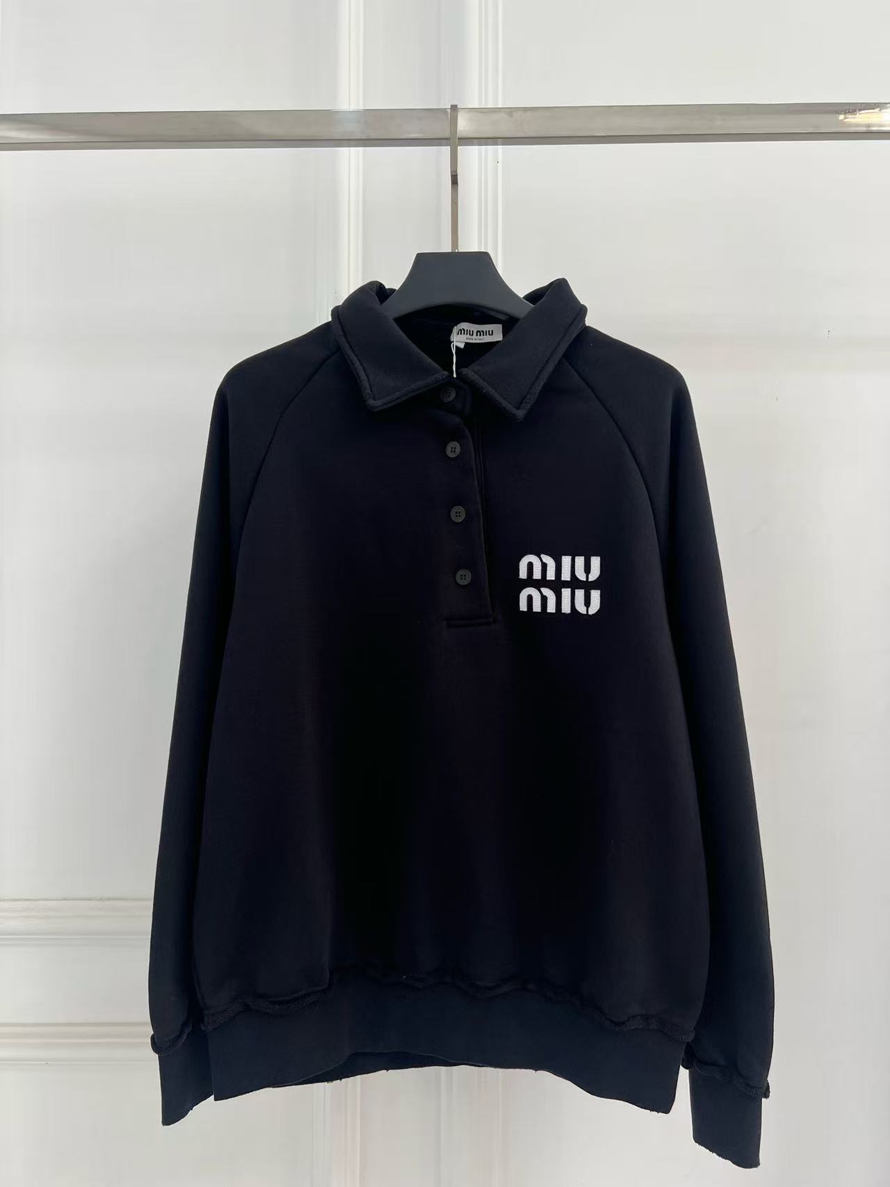 미우미우 긴팔