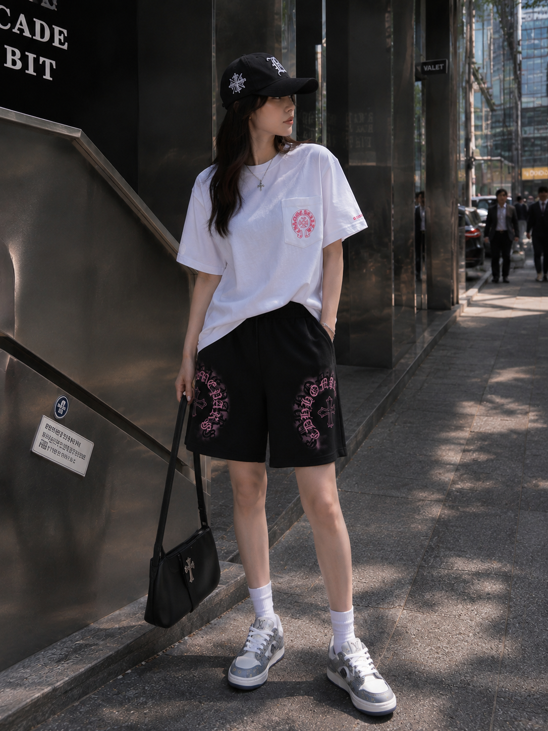 CUSTOMER LOOKS