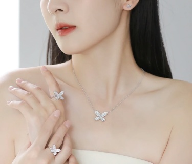 그라프 목걸이 125021 Necklace