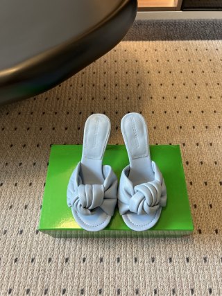 보테가 베네타(BV) 여름 신상 트위스트 스트랩 하이힐 샌들 132536 Bottega Veneta Shoes