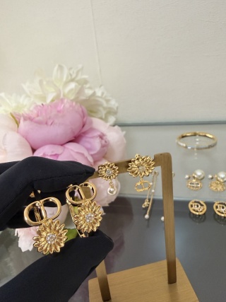 디올 26SS 귀걸이 133746 Dior Earrings