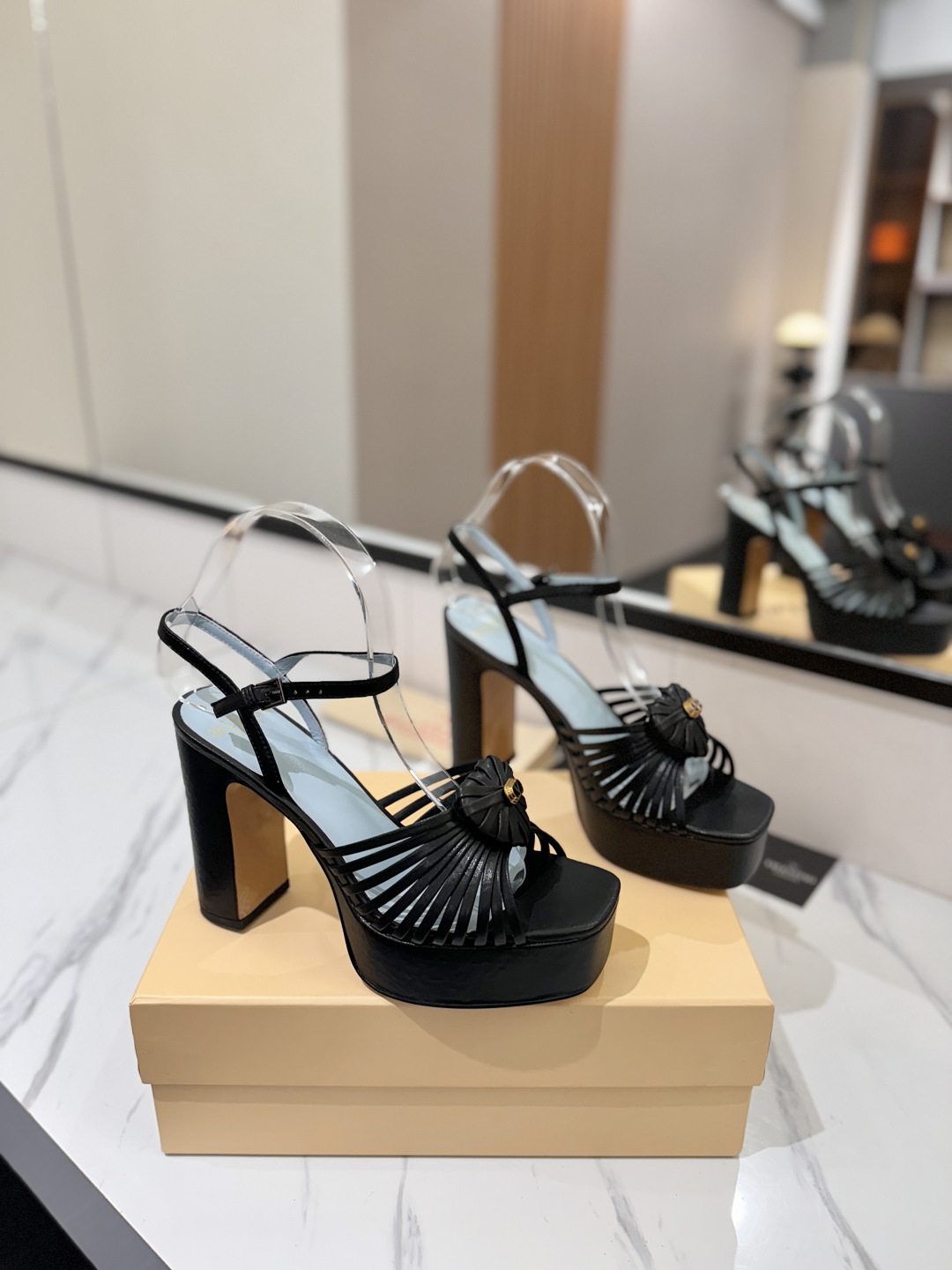 발렌티노 신발 134647 Valentino Shoes