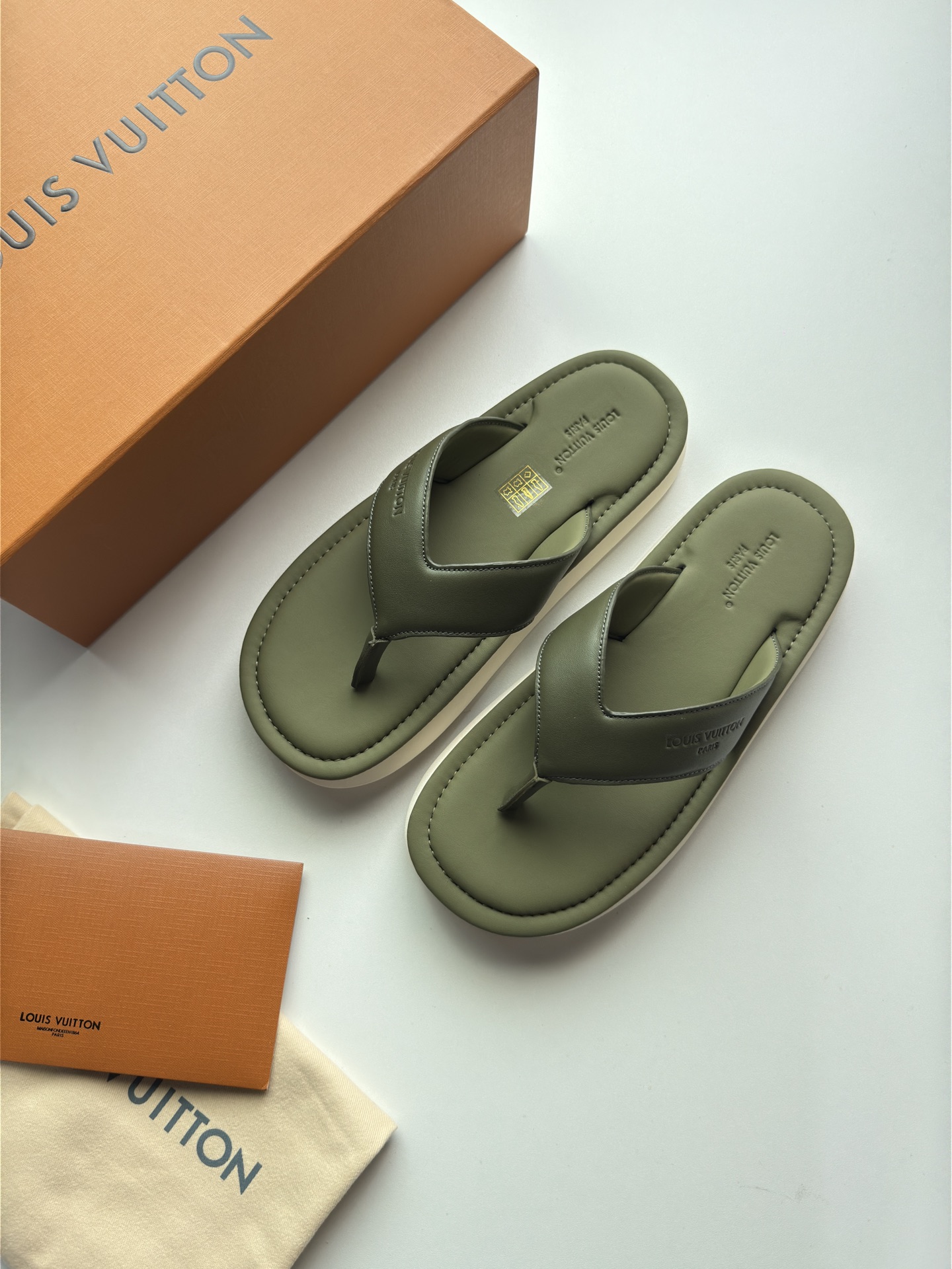 루이비통 신발 135780 Louis Vuitton Shoes