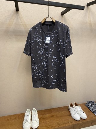 루이비통 남성 반팔 136482 Louis Vuitton T Shirt