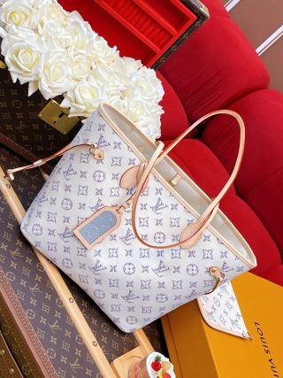 루이비통 네버풀 MM 화이트 가방 M24905