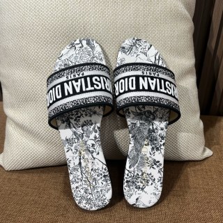 디올 자수 캔버스 샌들 141800