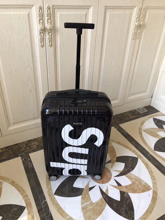 리모와 슈프림 여행가방 19786 Travel Bag
