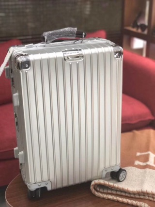 리모와 여행가방 19802 Travel Bag