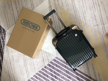 리모와 여행가방 19819 Travel Bag