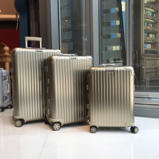 리모와 여행가방 19833 Travel Bag