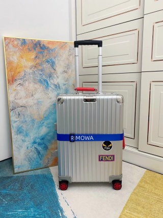 리모와 여행가방 19988 Travel Bag