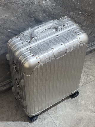 리모와 여행가방 20079 Travel Bag