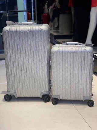 리모와 여행가방 20082 Travel Bag
