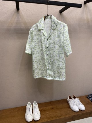 루이비통 로고 프린트 데님 반팔 셔츠 남녀공용 23500 Louis Vuitton T Shirt