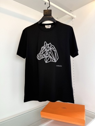 에르메스 자수 코튼 슬림핏 반팔 티셔츠 24900 Hermes T Shirt