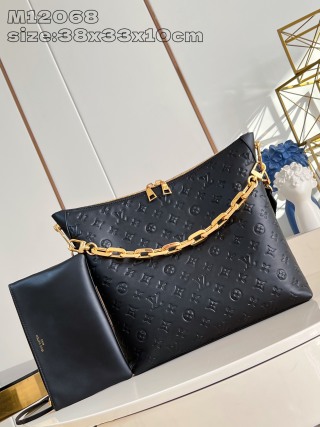 ?신제품 M12068黑 這款완전한 새로운 Coussin Hobo MM의 유동 장치는 MM의 유동 장치를 시계로 사용하고 있습니다. x 속도) ?1050 Louis Vuitton Bag