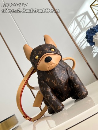 루이비통 M12617 푸치 백은 모노그램 캔버스 소재에 빈티지한 느낌의 트리밍 Louis Vuitton Bag