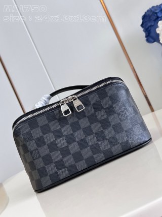 루이비통 M11750 블랙 체크 무늬 세면도구 가방 Louis Vuitton Bag