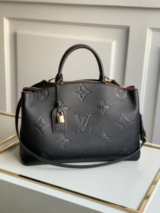 모노그램 엠프레인트 양각 무늬 소가죽 및 무늬가 있는 소가죽 Louis Vuitton Bag