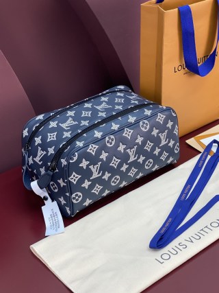 루이비통 M82576 새롭게 출시된 엠보싱 처리된 모노그램 Louis Vuitton Bag