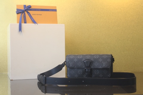 루이비통 모노그램 이클립스 M83567 가방 Louis Vuitton Bag