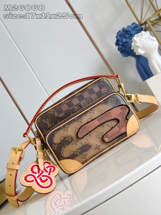루이비통 M26068 크로스백 모노그램 리버스 다미에 Louis Vuitton Bag