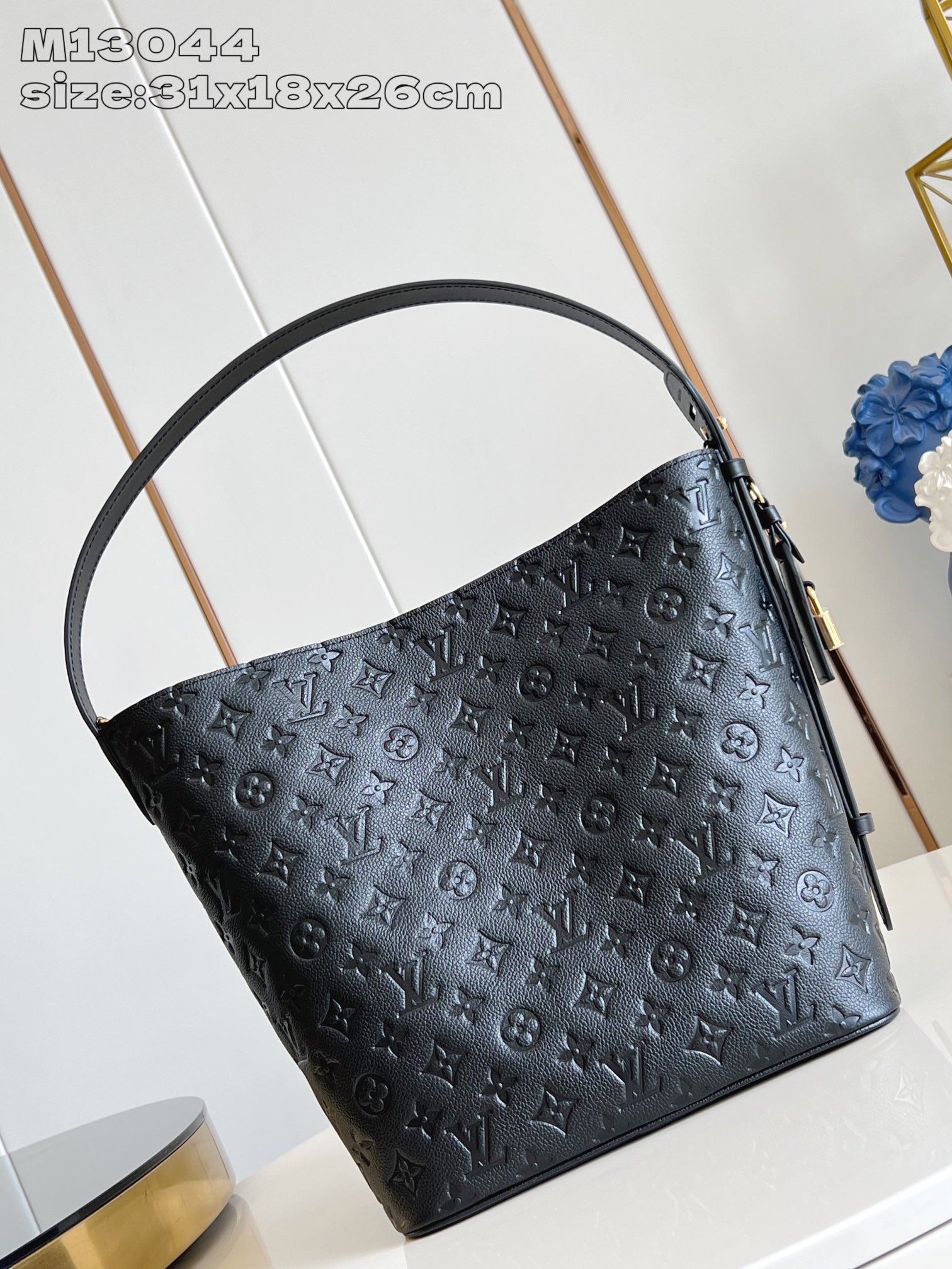 루이비통 M13044 블랙 핸드백 버킷백 라지 모노그램 앙프렝뜨 Louis Vuitton Bag