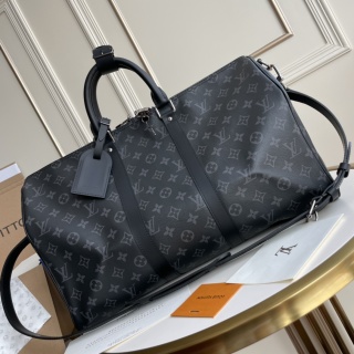 루이비통 M40569 킵올 여행 가방 시리즈, 모노그램 패턴이 특징입니다. 이미지는 Louis Vuitton Bag