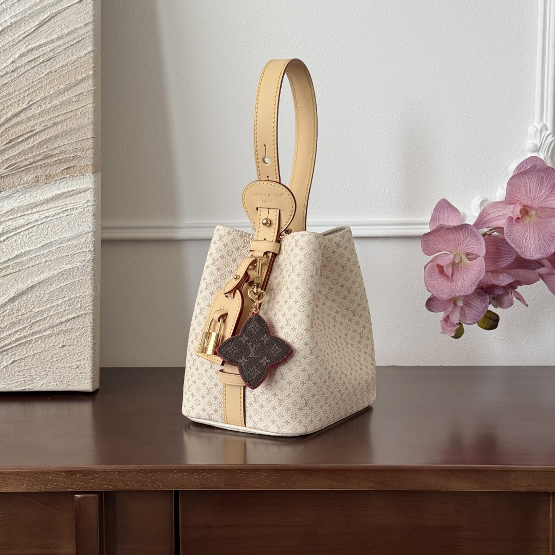 루이비통 Alinbb 버킷 - 듄 색상 M15130 가방 Louis Vuitton Bag