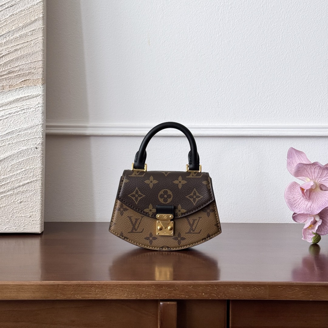 루이비통 부채꼴 모양 가방 모노그램 M83473 가방 Louis Vuitton Bag