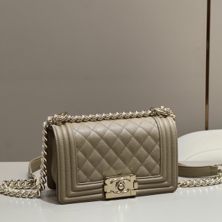 샤넬 보이백 20cm 밀크티 베이지 딥 캐비어 소가죽 32855 Chanel Bag