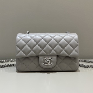 샤넬 CF 클래식 플랩백 20cm 도브 그레이 은장 램스킨 33201 Chanel Bag
