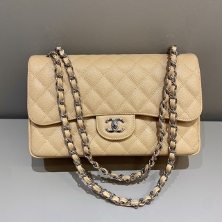 샤넬 CF 클래식 플랩백 30cm 아이보리 베이지 은장 캐비어 소가죽 33265 Chanel Bag