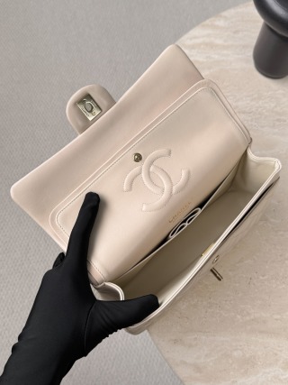 샤넬 가방 크림 화이트 연금장 논스티치 엣지 스티치 33591 Chanel Bag