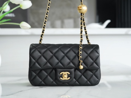 샤넬 클래식 플랩백 블랙 램스킨 13x20x7cm 34151 Chanel Bag