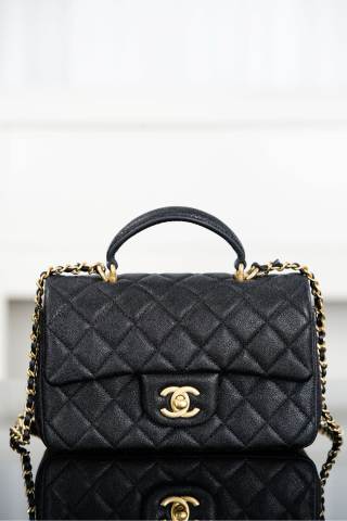 샤넬 클래식 플랩백 블랙 금장 20x13x9cm A21010841 34183 Chanel Bag
